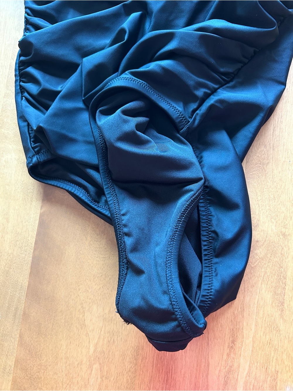 J.Crew Gemma Ruched Bandeau One-Piece Swimsuit. Black Size 8 Worn Once! - Picture 7 of 12